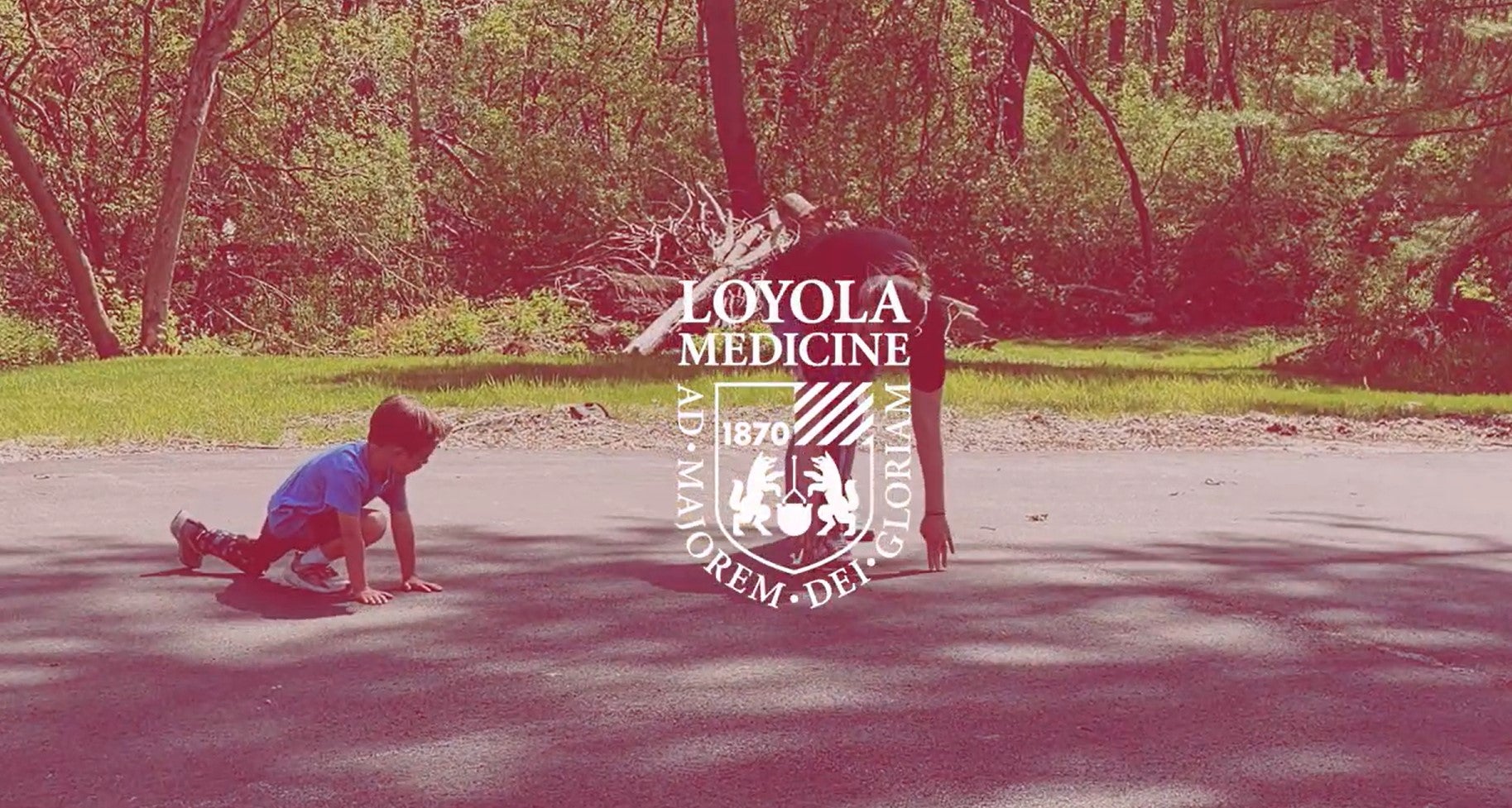 Loyola patient Cohen Liggett races his mom after complex rotationplasty.