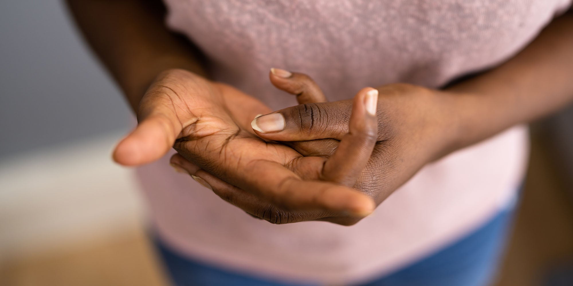 Person cracking their fingers